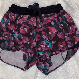 Lululemon hotty hot shorts size 6 long